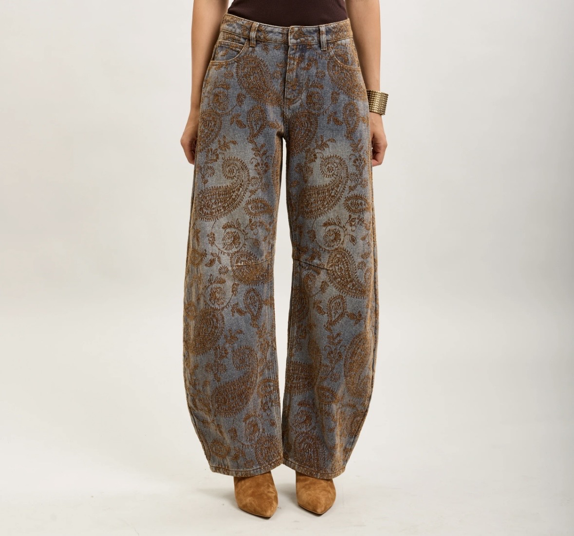 PANTALONES VAQUEROS TIPO GLOBO DE DENIM ELÁSTICO CON BORDADO